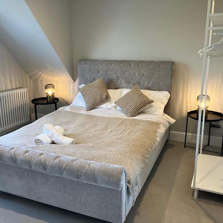 Stylish 1 Bed Flat With Private Terrace In Wimbledon - 3 The Queens Londýn Exteriér fotografie